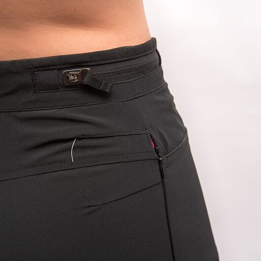 FT WOMEN'S RIDER SHORTS TRUE BLACK